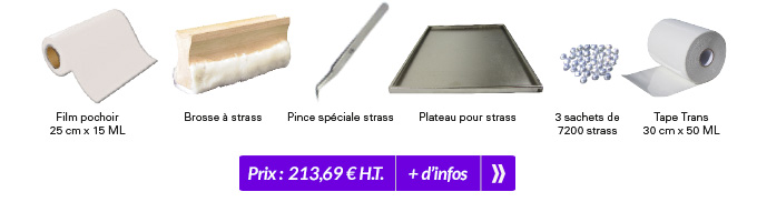 Film pochoir 15 ML x 25 cm + Brosse à strass + Pince spéciale strass + plateau pour strass + 3 sachet de 7200 strass + Tape Trans 50 ML x 30 cm - Prix : 213,69 € H.T. | + d'infos >>