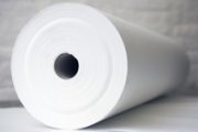 Renfort de broderie non tissé thermocollant STIFFY1950B